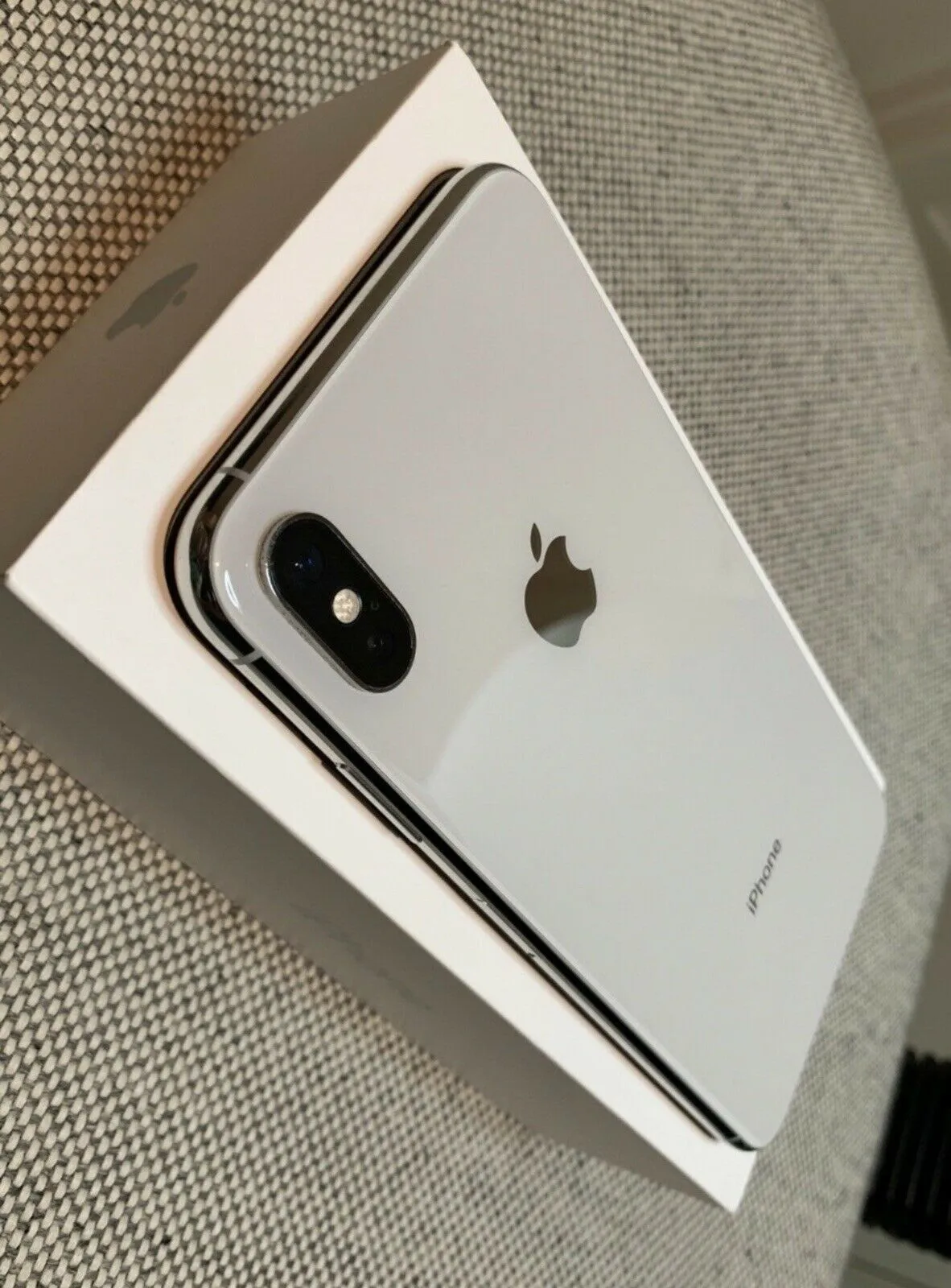 iPhone xs max 512gb available - ad image 3